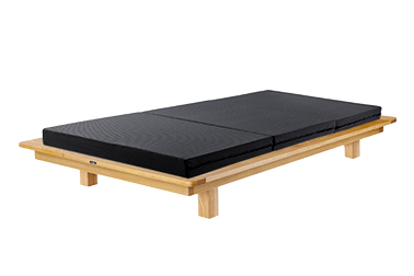 直敷きやベットの上でも使える。どんなお部屋にもマッチするデザイン。